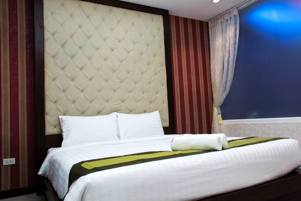 Hotel Roses Hua Hin