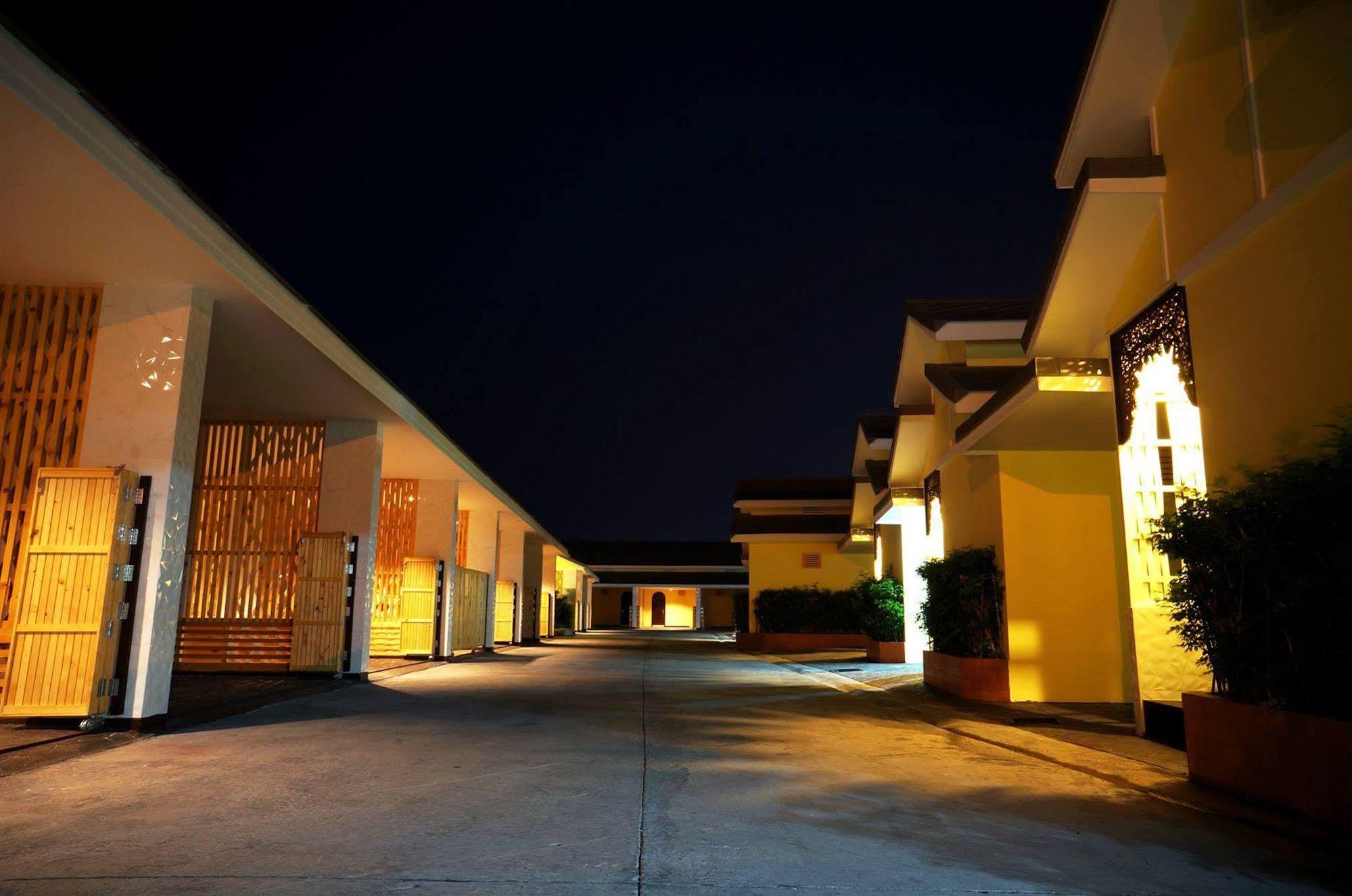 Roses Hotel Hua Hin